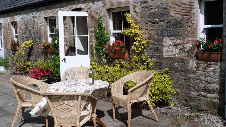 shepherd's cottage courtyard, Tarbertargyll
